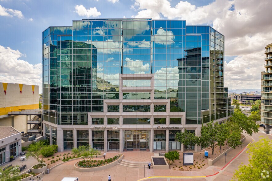 More Photos Of 2415 E Camelback Rd, Phoenix Coworking Space