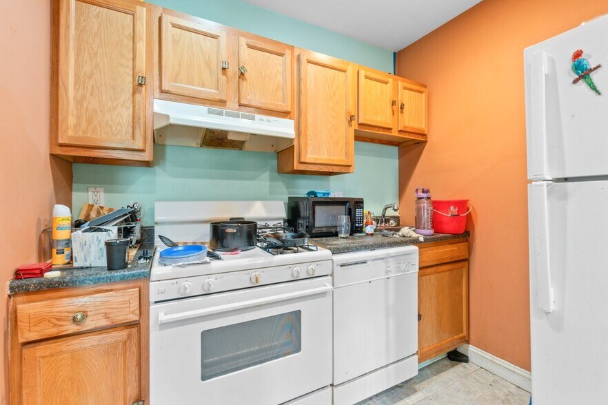 More Photos Of 702 Homestead St, Baltimore Multifamily For Sale