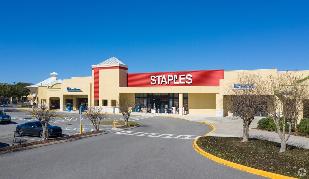 More Photos Of 1411-1525 Sadler Rd, Fernandina Beach Storefront For Lease