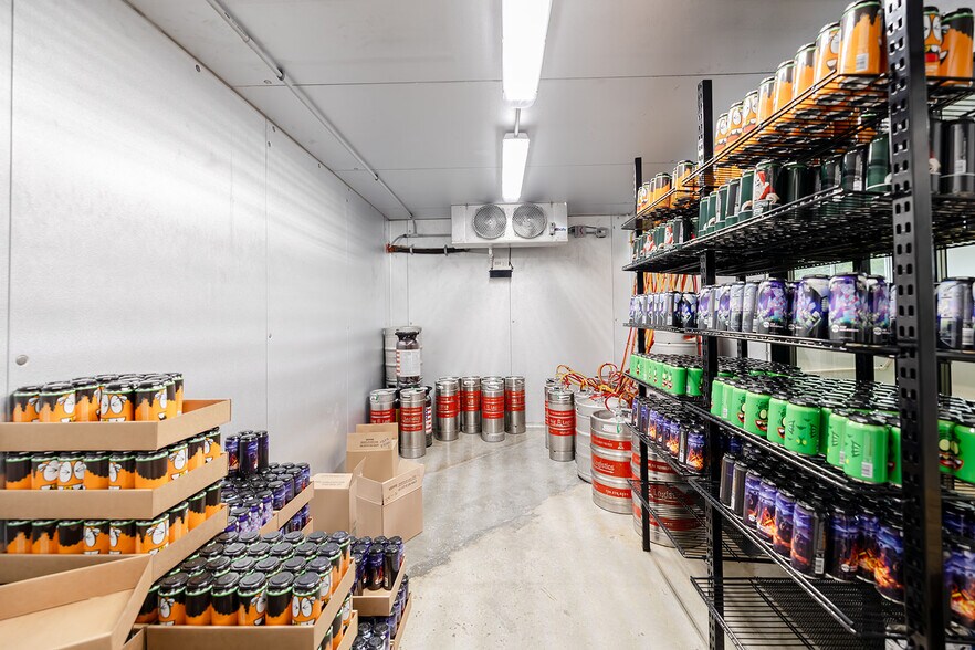 More Photos Of 110 Greenfield St, Wilmington General Retail For Sale