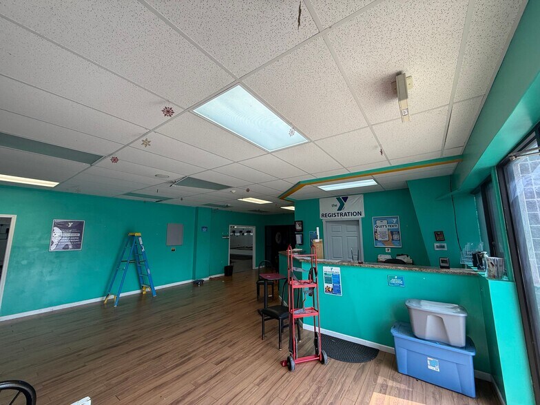 More Photos Of 175 Industrial Park Dr, Hollister Industrial For Sale