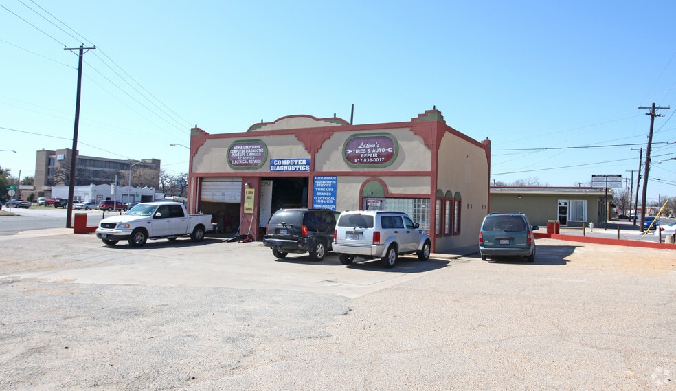 More Photos Of 3115 E Belknap St, Fort Worth Freestanding For Lease