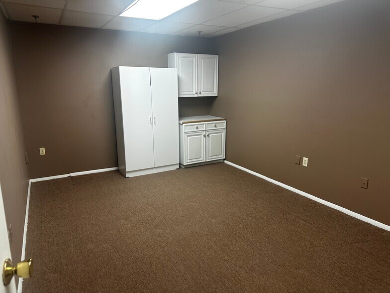 More Photos Of 445 Brick Blvd, Brick Medical For Sale