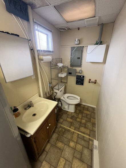 More Photos Of 2777 White Hall Blvd, White Hall Office For Lease