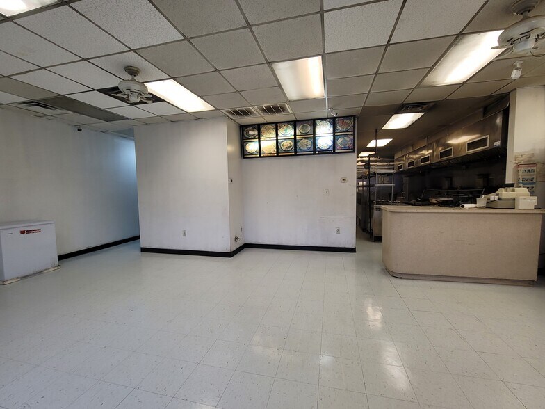 More Photos Of 3333 Louisa St, Catlettsburg Freestanding For Lease
