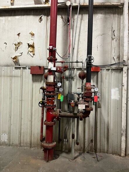 More Photos Of 208 Industrial Blvd, Tullahoma Warehouse For Sale