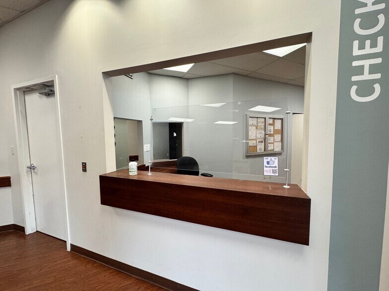 More Photos Of 1215 Dunn Ave, Jacksonville Medical For Lease