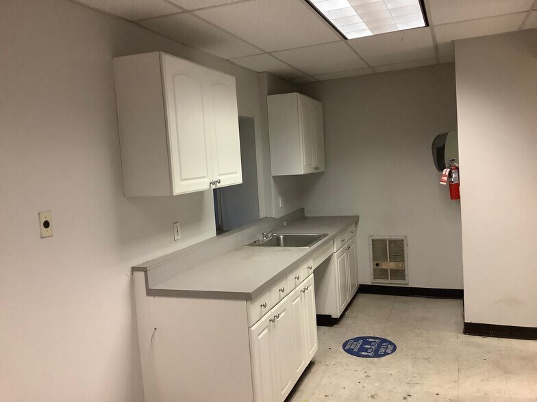 More Photos Of 19 Rogers Ave, Brooklyn Office For Lease