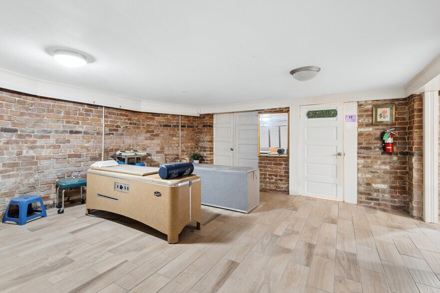 More Photos Of 2926 Canal St, New Orleans Office Residential For Sale
