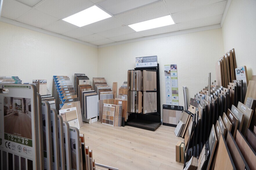 More Photos Of 4444 N Washington Blvd, Sarasota Warehouse For Sale