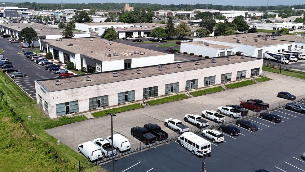 More Photos Of 9507-9510 Ross Ln, Indianapolis Office For Lease