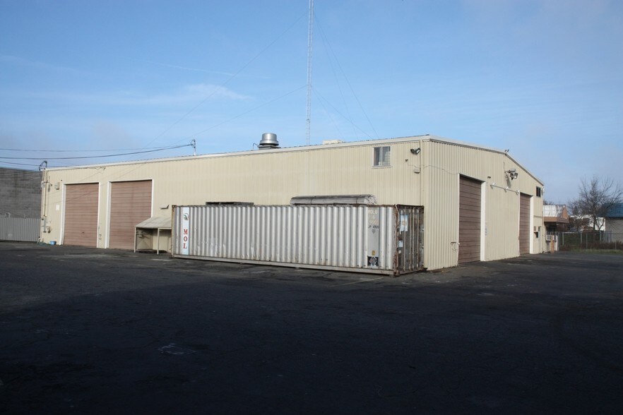 More Photos Of 8120 35th Ave, Sacramento Manufacturing For Lease