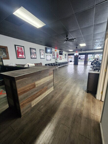 More Photos Of 1625 Cecil Ave, Delano Freestanding For Lease