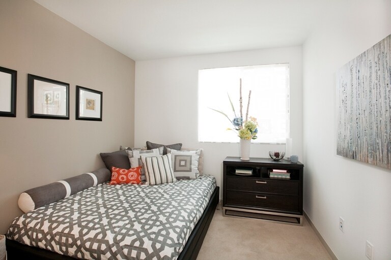 More Photos Of 11900 Courtleigh Dr, Los Angeles Apartments For Sale