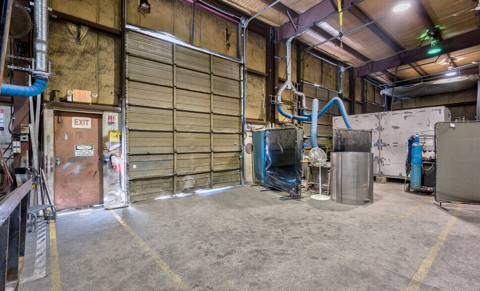 More Photos Of 2889 Norland Ave, Burnaby Warehouse For Sale