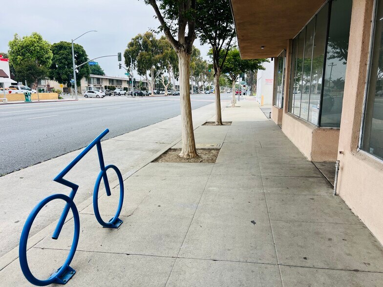 More Photos Of 6184 Atlantic Ave, Long Beach Storefront For Sale