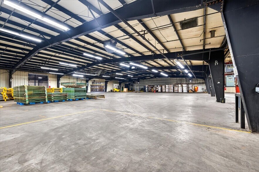 More Photos Of 1121 Annadale Ave, Sanger Refrigeration Cold Storage For Lease