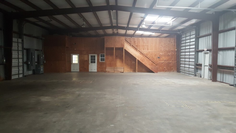 More Photos Of 1959 Saratoga Blvd, Corpus Christi Warehouse For Lease