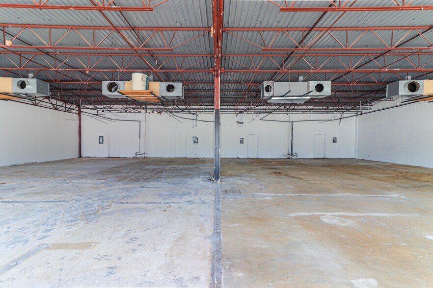 More Photos Of 2301 Central Dr, Bedford Unknown For Lease