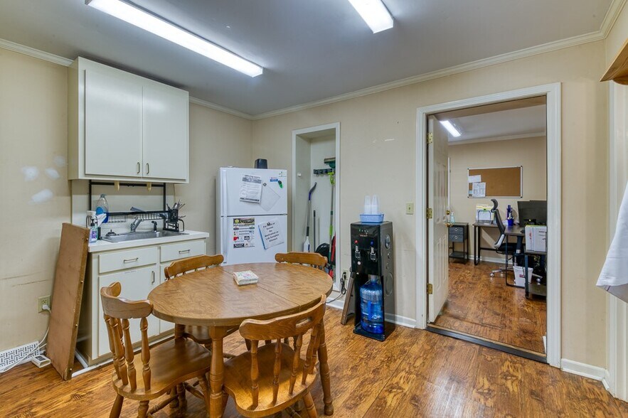 More Photos Of 807 S Pendleton St, Easley Medical For Sale