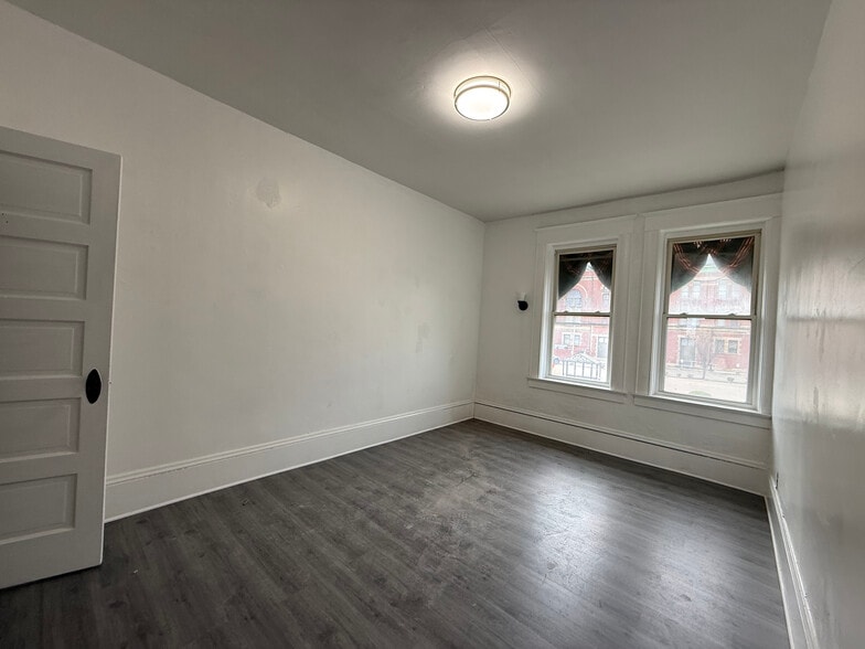 More Photos Of 42-44 W High St, Springfield Apartments For Sale
