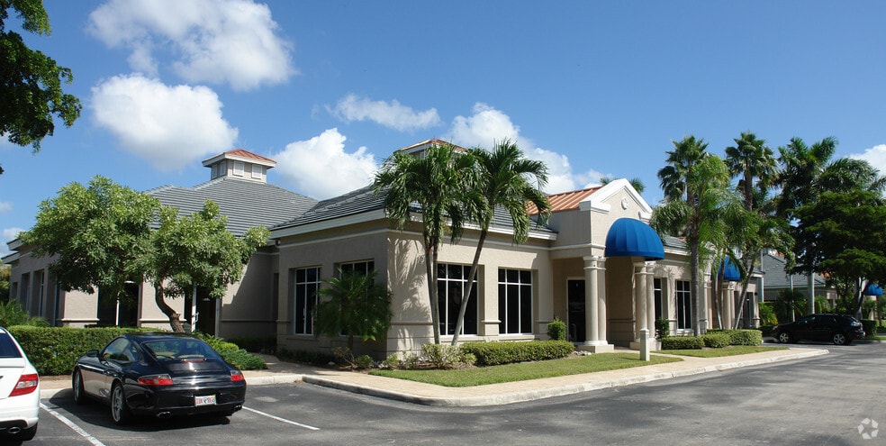 More Photos Of 840 111th Ave N, Naples Medical For Lease