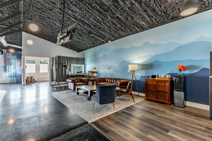 More Photos Of 2502 Cummings Hwy, Chattanooga General Retail For Sale