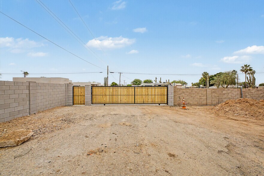 More Photos Of 3050 W 4th Ave, Apache Junction Warehouse For Lease