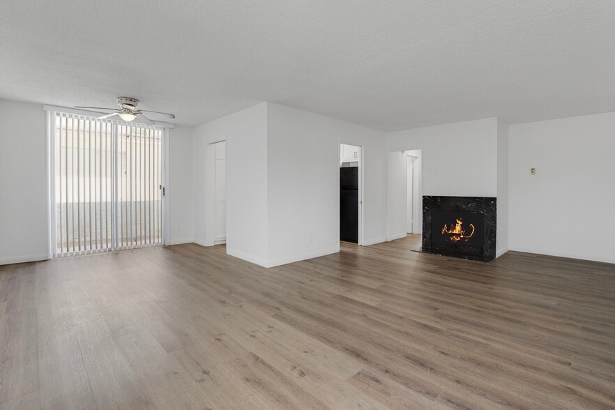 More Photos Of 11733 Mayfield Ave, Los Angeles Apartments For Sale