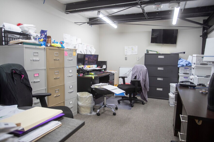 More Photos Of 25000 US 59 Rd, El Campo Flex For Sale