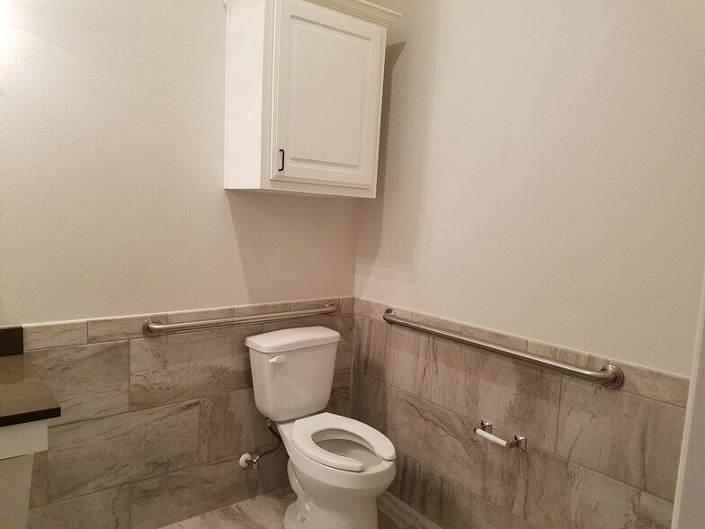 More Photos Of 8668 John Hickman Pky, Frisco Medical For Lease