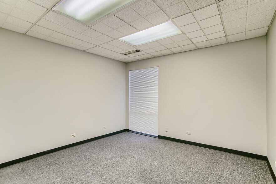 More Photos Of 415 E Golf Rd, Arlington Heights Office For Lease