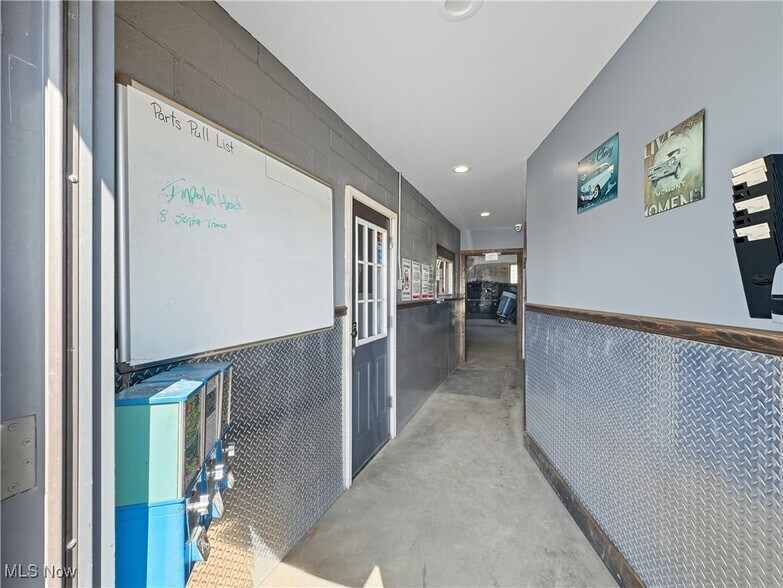 More Photos Of 1775 Main St, Niles Auto Repair For Sale