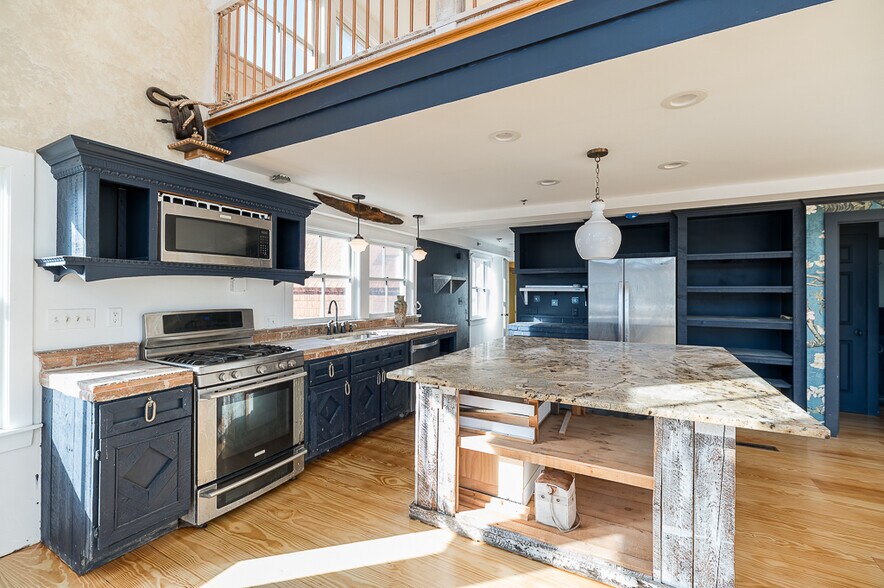 More Photos Of 73 Rocky Neck Ave, Gloucester Restaurant For Sale
