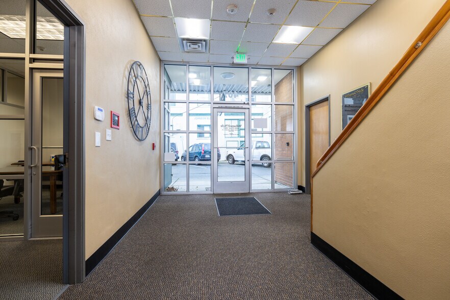 More Photos Of 407 Pine St, Mount Vernon Office Residential For Lease