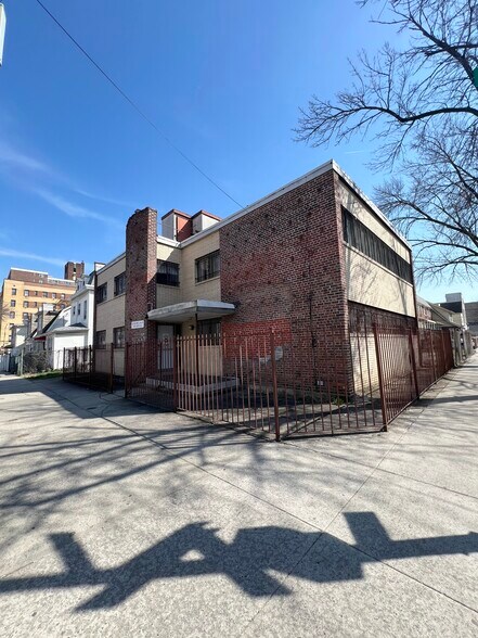 Primary Photo Of 168-30 89th Ave, Jamaica Office Residential For Lease
