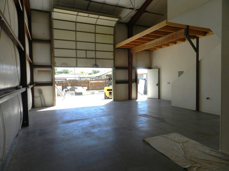 More Photos Of 1431 Anderson Rd, Montrose Warehouse For Lease