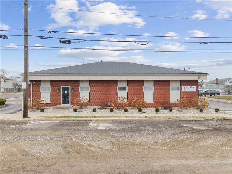 More Photos Of 1415 Shelby St, Indianapolis Office For Sale