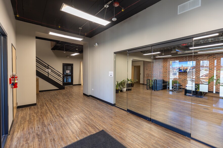 More Photos Of 929 Childs St, Wheaton Warehouse For Lease