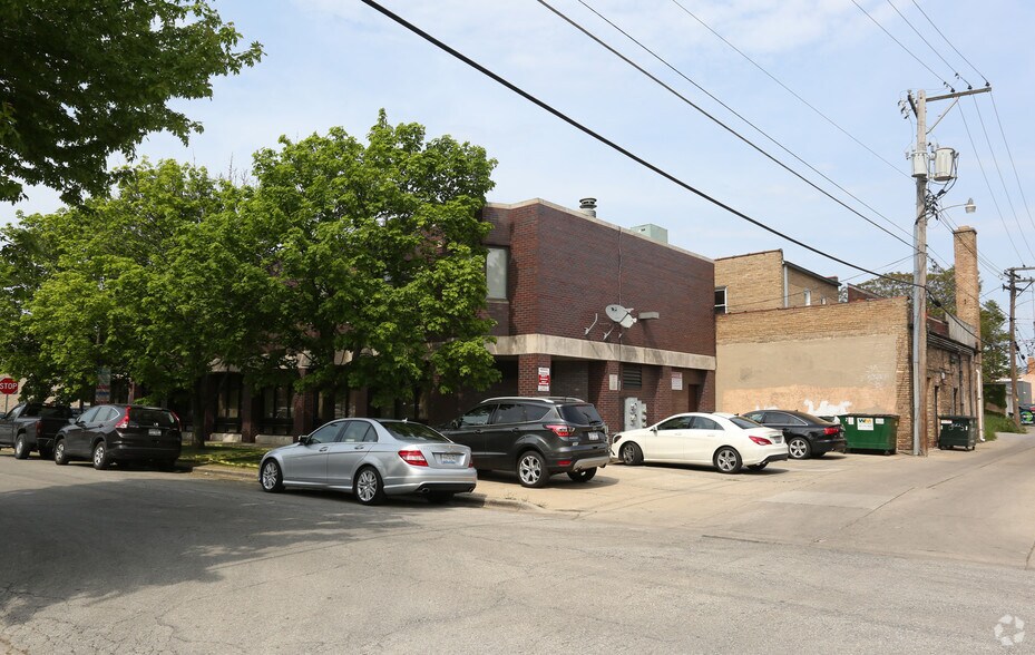 More Photos Of 6837-6843 Cermak Rd, Berwyn Coworking Space
