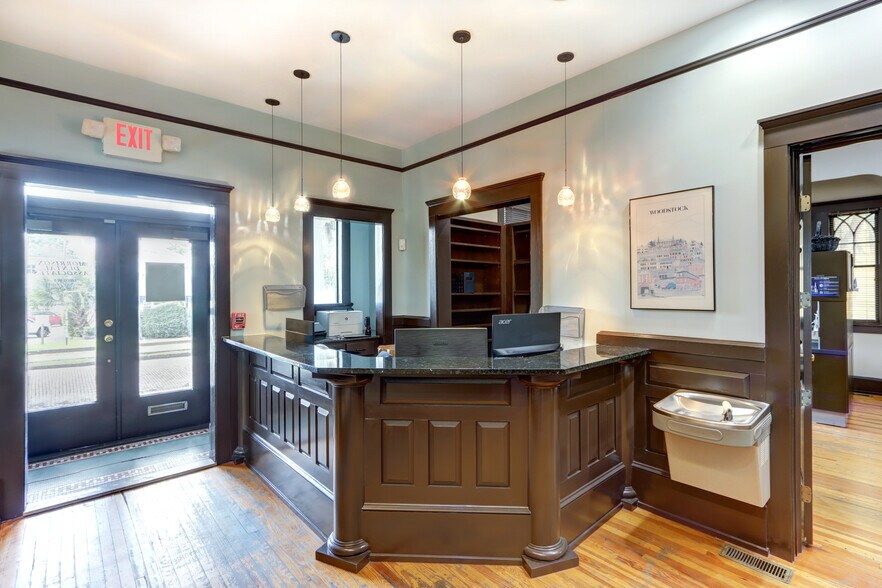 More Photos Of 207 E 31st St, Savannah Medical For Sale