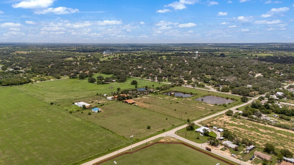 More Photos Of 1551 N Windy Knoll Dr, Devine Land For Sale