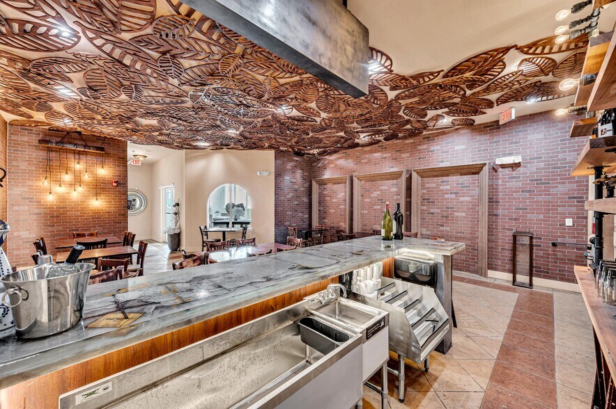 More Photos Of 223 Valencia Ave, Coral Gables Restaurant For Lease