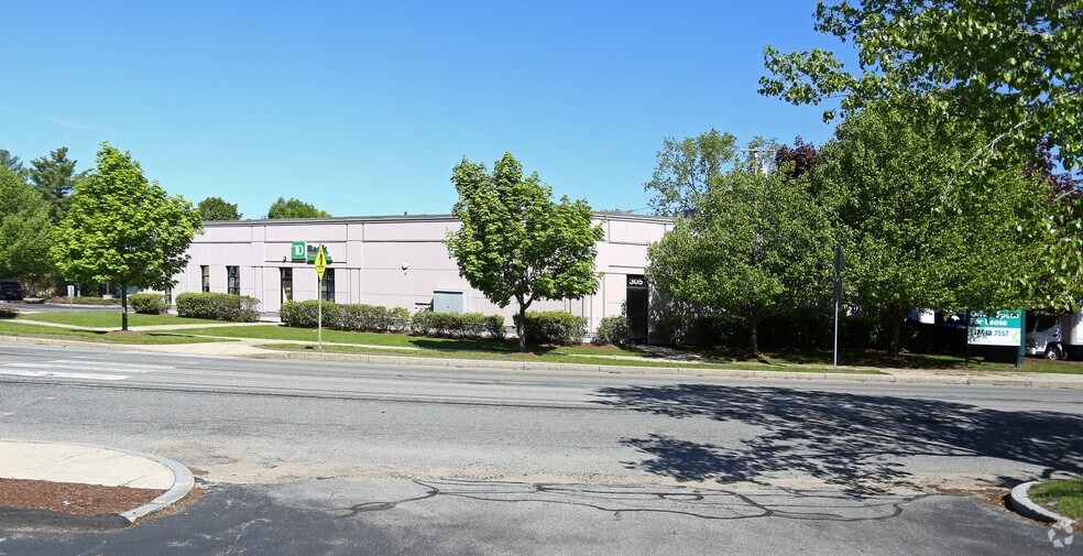 More Photos Of 305 Second Ave, Waltham Bank For Lease