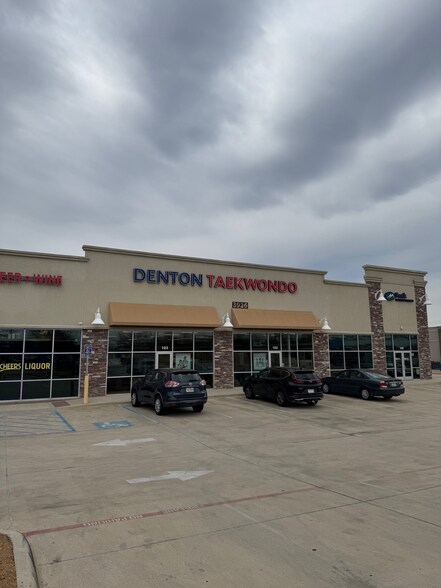 Primary Photo Of 3926 Teasley Ln, Denton Freestanding For Lease