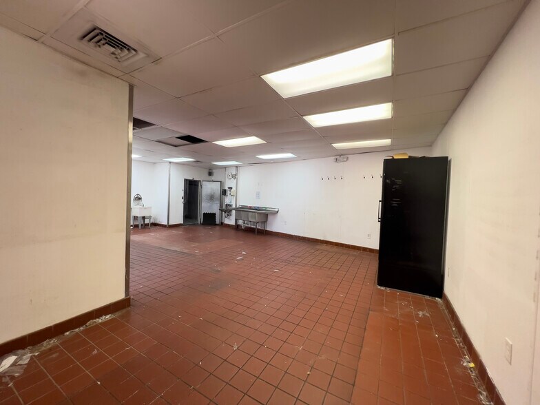 More Photos Of 3400 NE 2nd Ave, Miami Restaurant For Sale