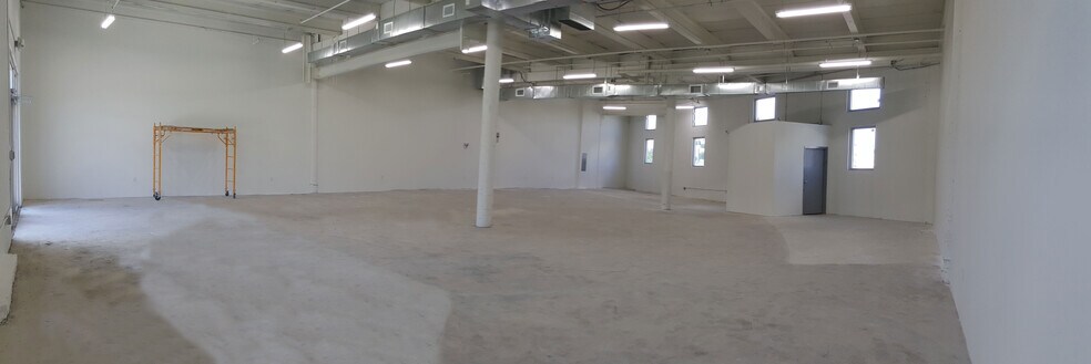 More Photos Of 370 NE 75th St, Miami Showroom For Lease