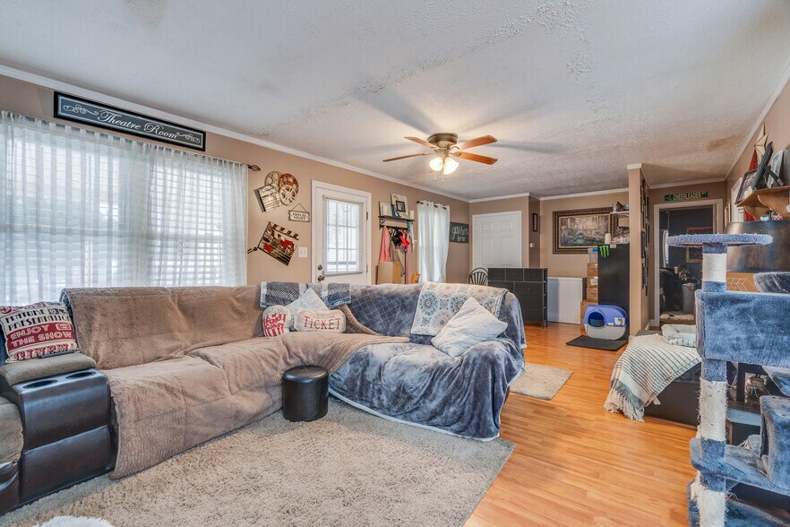 More Photos Of 5560 Highway 19 E, Hampton Manufacturing For Sale