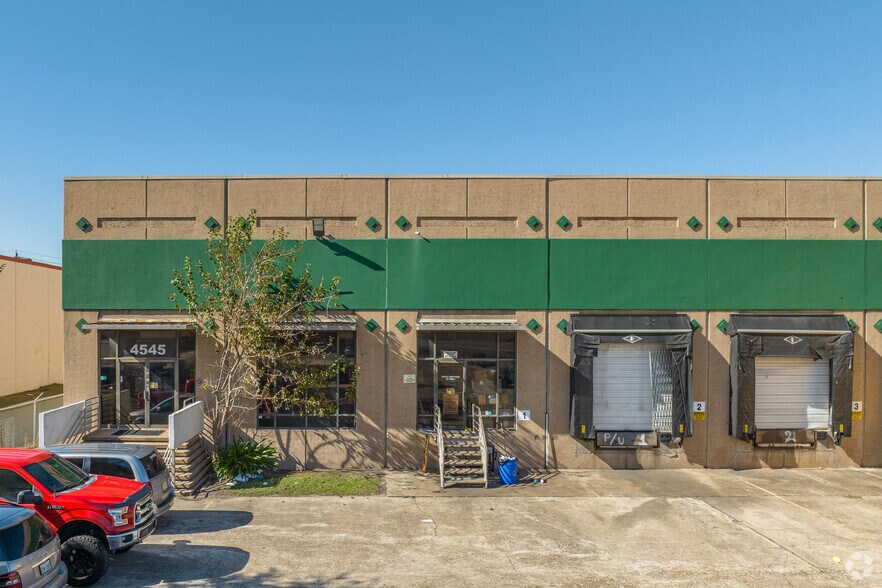 More Photos Of 4545 Eastpark Dr, Houston Warehouse For Lease