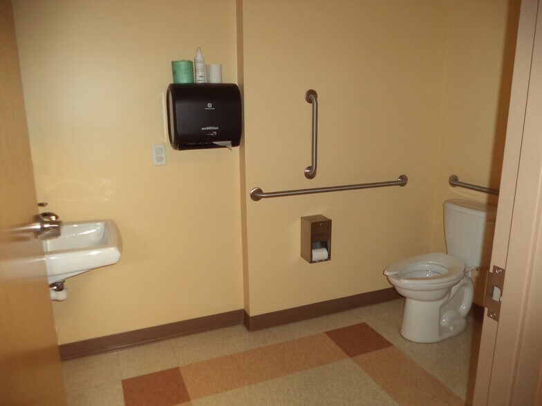 More Photos Of 17A Tatro Rd, Goffstown Healthcare For Sale